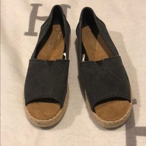 Toms shoes
